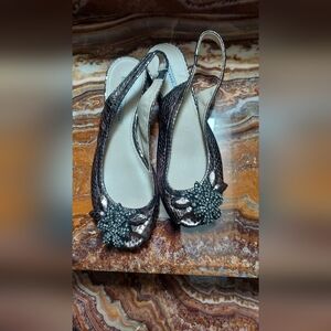 Vera Wang Lavender bronze sandle with crystal embelishments  size 8